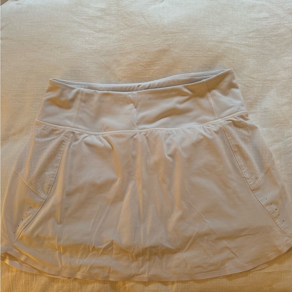 Athleta run with it 14” skort in black & white - Picture 5 of 7